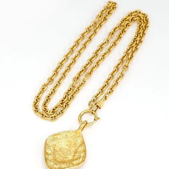 CHANEL CC Logos rhombus Charm Necklace 35 Gold Tone Auth #22400
